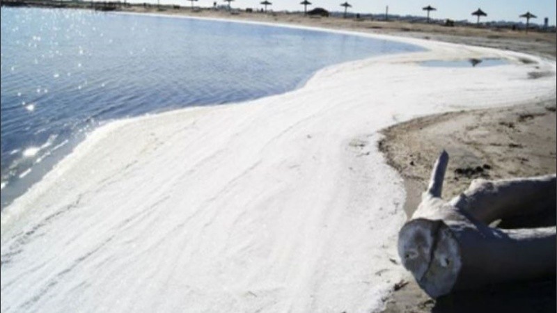 El sulfato de sodio en combinación con las bajas temperaturas generó este fenómeno.