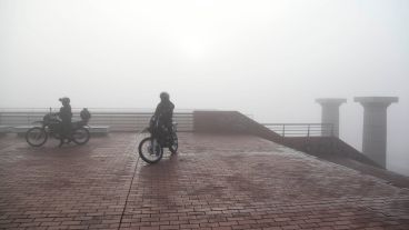 No se veía nada: postales desde la costa rosarina este martes por la mañana.