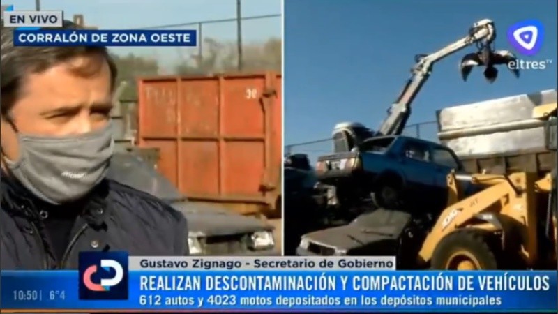 Zignago explicó cómo es el proceso de compactación de vehiculos del corralón. 
