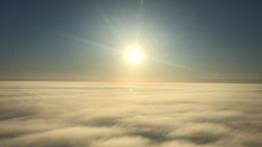 La niebla y el humo, como una invasión blanca sobre la ciudad.