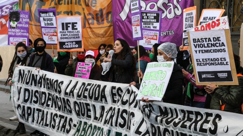 La manifestación en la Plaza San Martín en el aniversario de Ni una menos. 