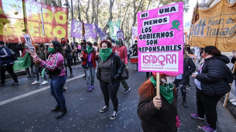 La manifestación en la Plaza San Martín en el aniversario de Ni una menos. 