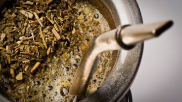 Compartieron el mate y se contagiaron covid-19.