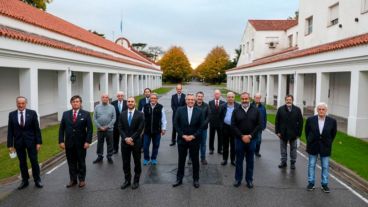 Alberto Fernández, con los empresarios y los dirigentes de la CGT, en Olivos.