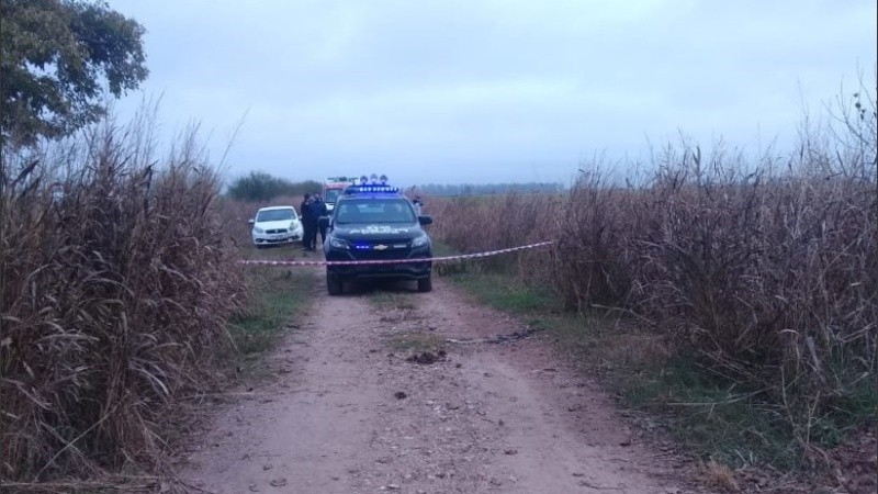 La Policía trabaja en el lugar del hallazgo del cuerpo.