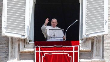 El Papa invitó a poner en práctica "el amor de Jesús, que acogió a publicanos y paganos, escandalizando a las personas rígidas de la época"..
