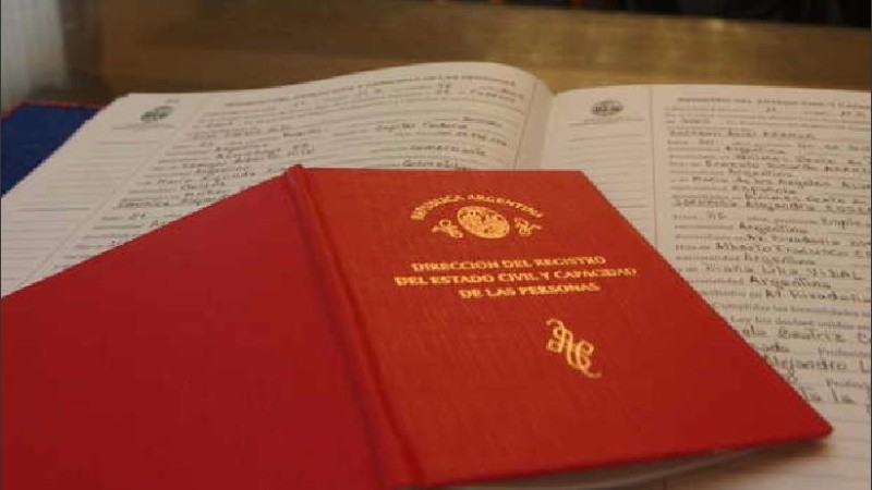 En Salta, San Luis y Misiones ya se hacen casamientos con barbijos.