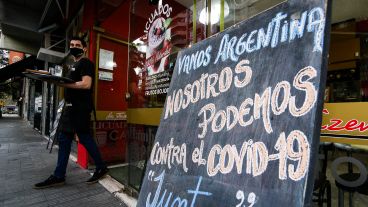 Los restaurantes vuelven a recibir comensales hasta las 23.