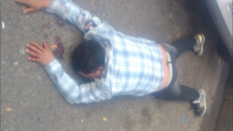 El sujeto, de 39 años, quedó internado y demorado.