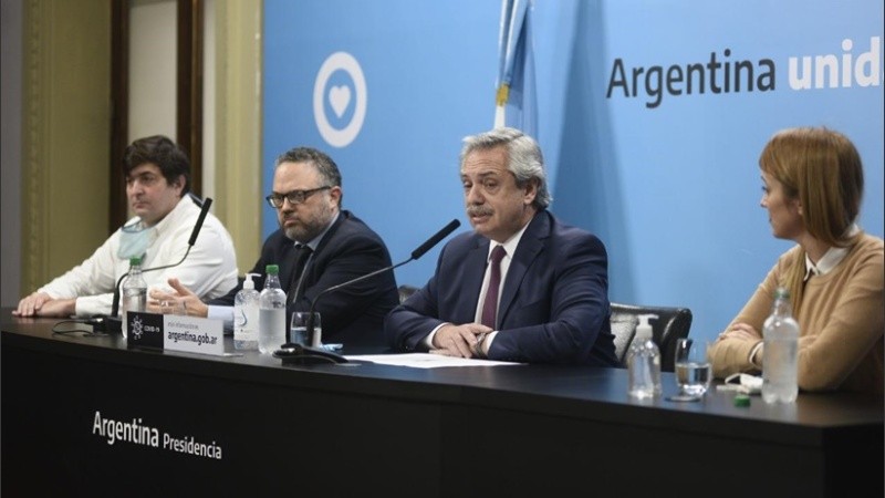 El presidente en la conferencia de este lunes.
