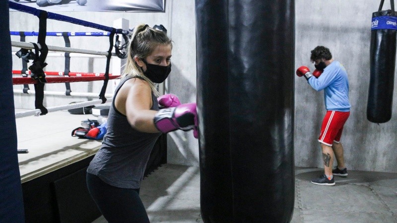 El gimnasio céntrico que se especializa en boxeo volvió al ruedo este lunes.