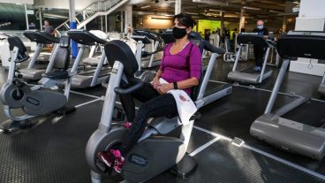 Los gimnasios abrirán con protocolos.