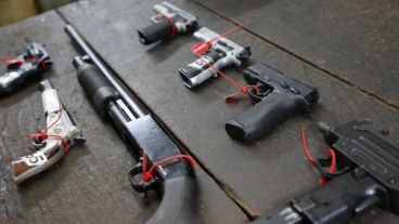 Derivaron 3.300 armas cortas y largas, además de tumberas y municiones.