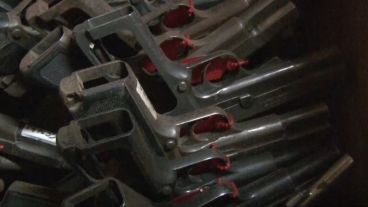 Derivaron 3.300 armas cortas y largas, además de tumberas y municiones.