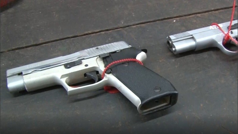 Derivaron 3.300 armas cortas y largas, además de tumberas y municiones.