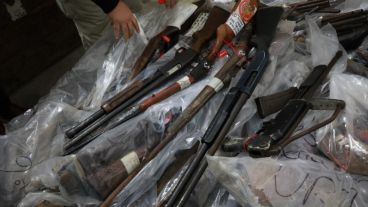 Derivaron 3.300 armas cortas y largas, además de tumberas y municiones.