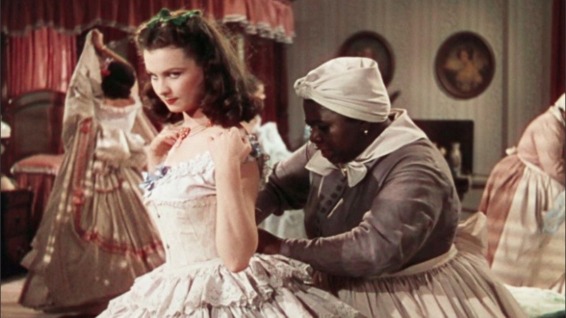 Una escena de las actrices Vivien Leigh y Hattie McDaniel en la película 