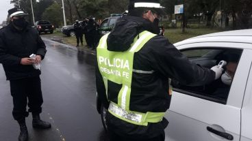 Autoridades santafesinas realizan controles interprovinciales en rutas.