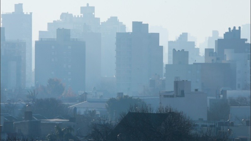 Cuando el humo llega a la ciudad, el problema se visibiliza.