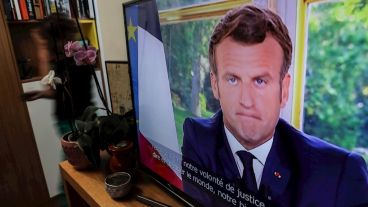 Para el mandatario, este lunes se "pasa la página del primer acto" de la pandemia.