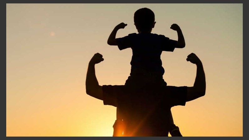 El cromosoma Y se hereda de padres a hijos y éste se transmite de generación en generación prácticamente sin modificaciones.