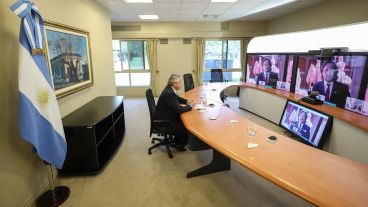 Alberto solo realizará "viajes o reuniones presenciales para asuntos de vital importancia e impostergables ".