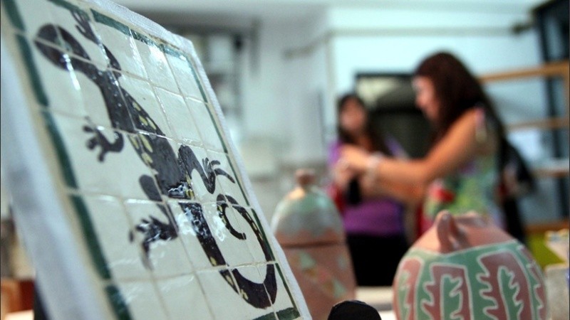 Bibliotecas, escuelas artísticas y salas de ensayo tienen horarios y disposiciones para abrir.