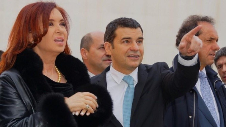 Cristina Kirchner cuando inauguró junto a Galuccio en 2012 el Complejo Industrial de YPF de Ensenada.