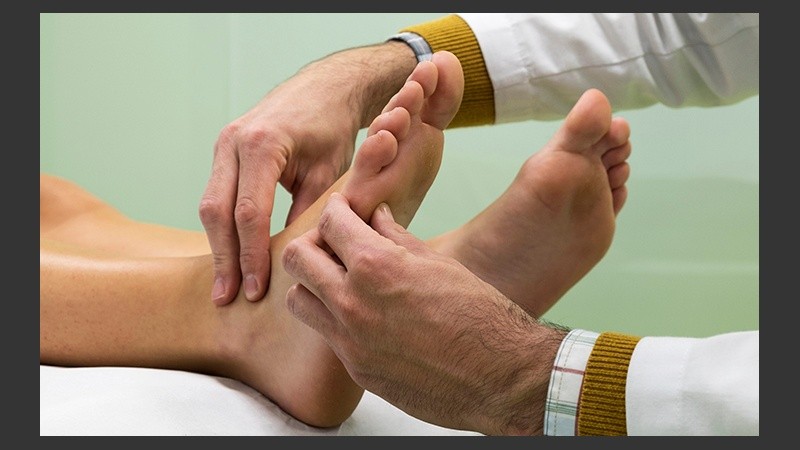 La práctica de masajes pédicos es una competencia exclusiva de la podología.