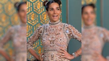 Juana  Viale sobre su vestido: "Pesa como ocho kilos".