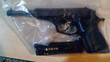 Drogas, armas, dinero y teléfonos entre los elementos incautados.