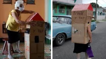 Cansada de no recibir ayuda salió de compras disfrazada de casa.