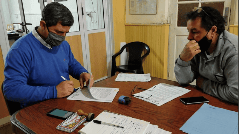 El intendente Mualem contó que lo llamaron periodistas y jefes comunales por la broma.