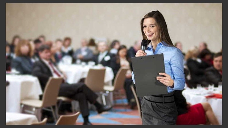 El curso consta de cuatro clases de tres horas cada una.