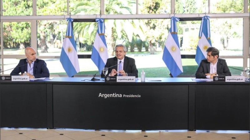 Horacio Rodríguez Larreta, Alberto Fernández  y Axel Kicilliof durante el anuncio.