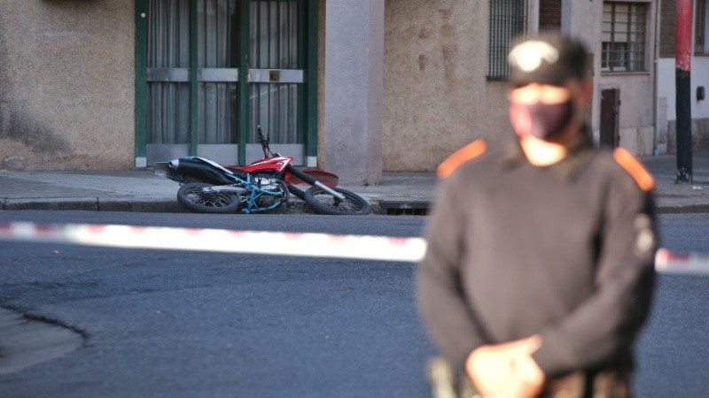 La víctima tenía al menos tres heridas de arma de fuego.