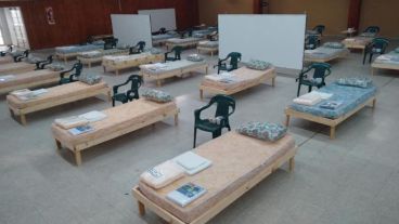 Tras el diagnóstico positivo de coronavirus, el paciente fue trasladado al centro municipal de aislamiento de Coronda.