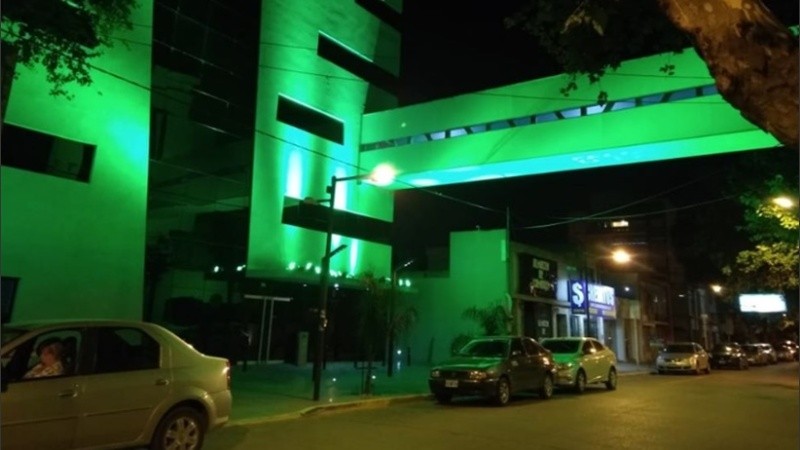 El caso índice es de un médico que hace guardias entre las provincias de Santa Fe y Buenos Aires.