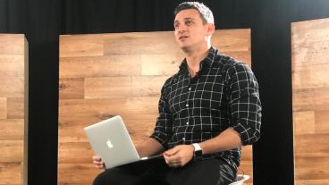 Ciro Seisas conduce En Foco, todos los sábados a las 20 por El Tres.