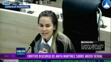 Anita Martínez durante su discurso ayer en el Concejo.