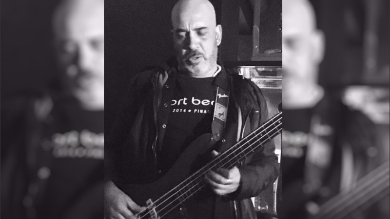 Marcelo Chocolate Fogo integró los grupos Los Abuelos de la nada, los Funky Torinos y Los Guarros.