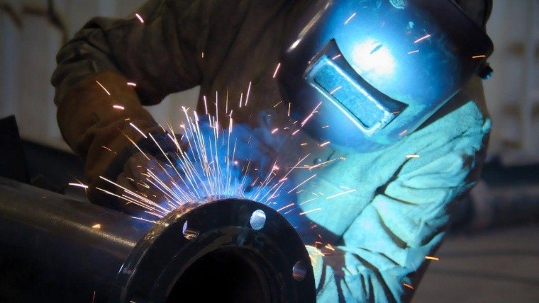 La producción metalúrgica presentó una caída del 32,8% interanual, según Adimra. 