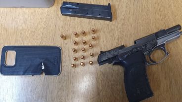 El atacante fue detenido y el arma fue secuestrada.