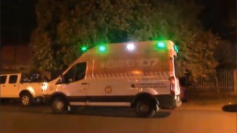 El operativo este lunes a la noche en Lamadrid 2715.