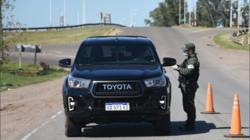 Controles en los accesos de Funes. 