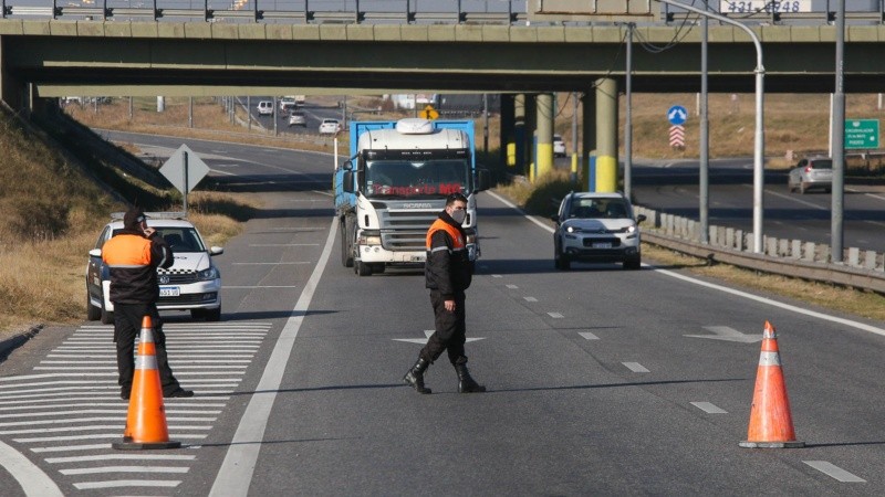 Se intensificaron los controles en el ingreso a la ciudad de cara al fin de semana largo.