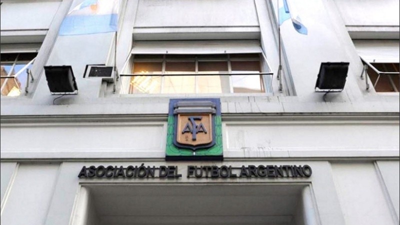 “No tenemos ninguna fecha que nos diga que estamos en condiciones de entrenar, menos de jugar