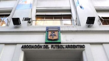 “No tenemos ninguna fecha que nos diga que estamos en condiciones de entrenar, menos de jugar", dijo Donato Villani