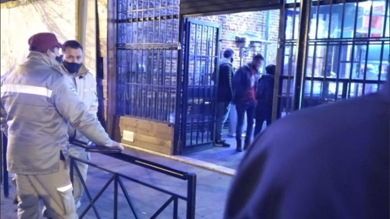 Otro local de comidas cerrado preventivamente.