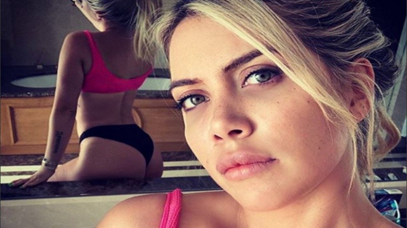 Wanda mostró la pileta de lona en la que se refrescan sus hijos. 